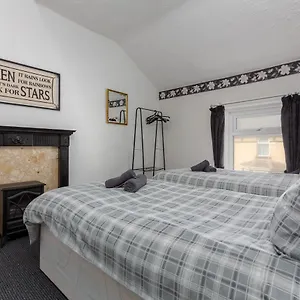 https://the-bromley-central-holiday-home.hotelsin-chester.com